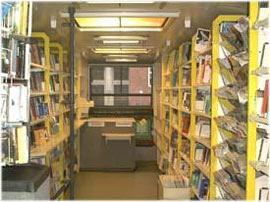 Bücherbus - Innenansicht